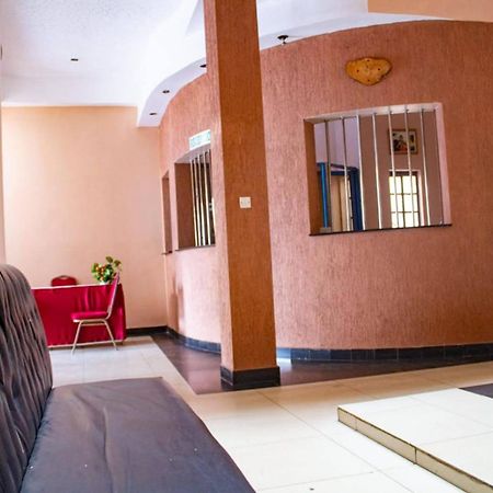 Deka Hotel Ngara Equity Nairobi Exteriör bild