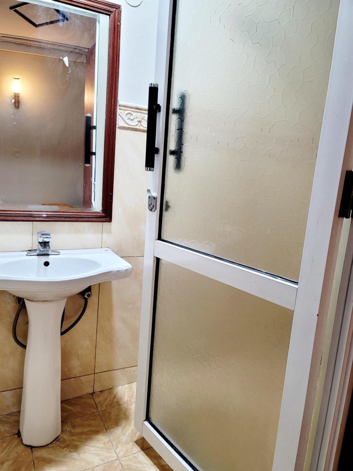Deka Hotel Ngara Equity Nairobi Exteriör bild