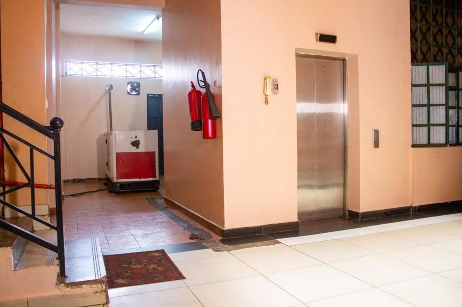 Deka Hotel Ngara Equity Nairobi Exteriör bild